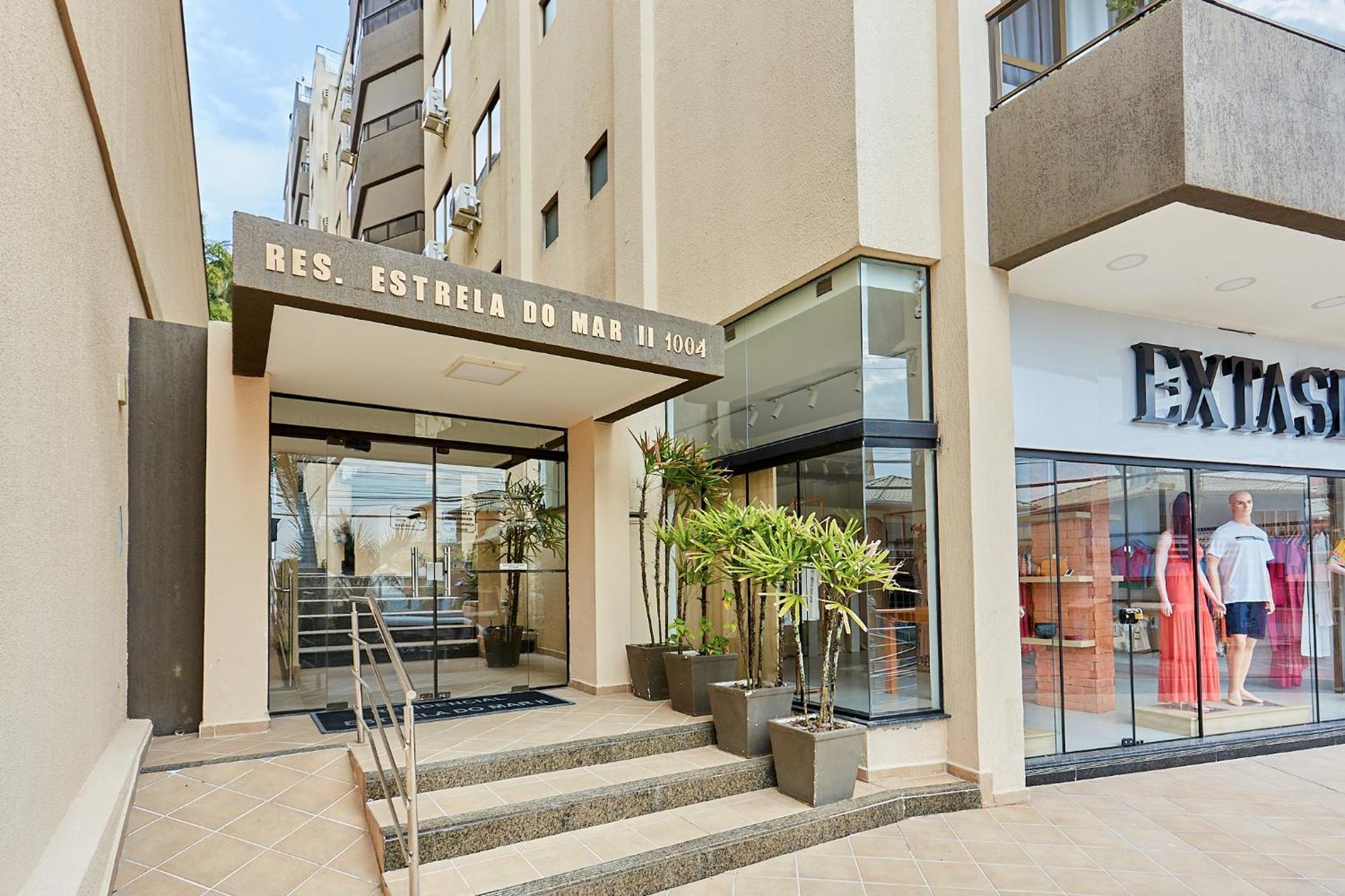 187 Apartamento 50M Da Praia. Bela Vista Ao Mar. Em Avenida Principal De Bombinhas. Exterior photo