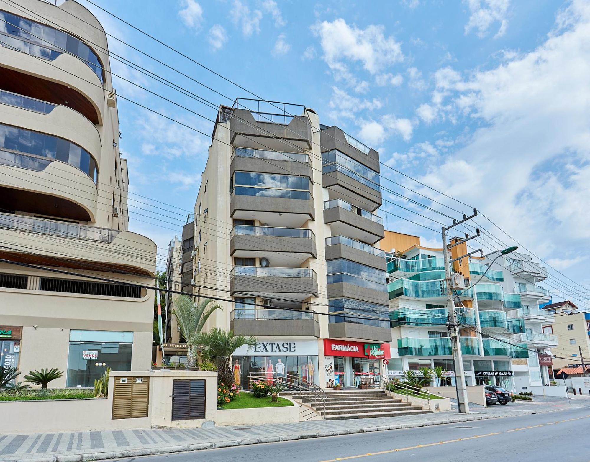 187 Apartamento 50M Da Praia. Bela Vista Ao Mar. Em Avenida Principal De Bombinhas. Exterior photo