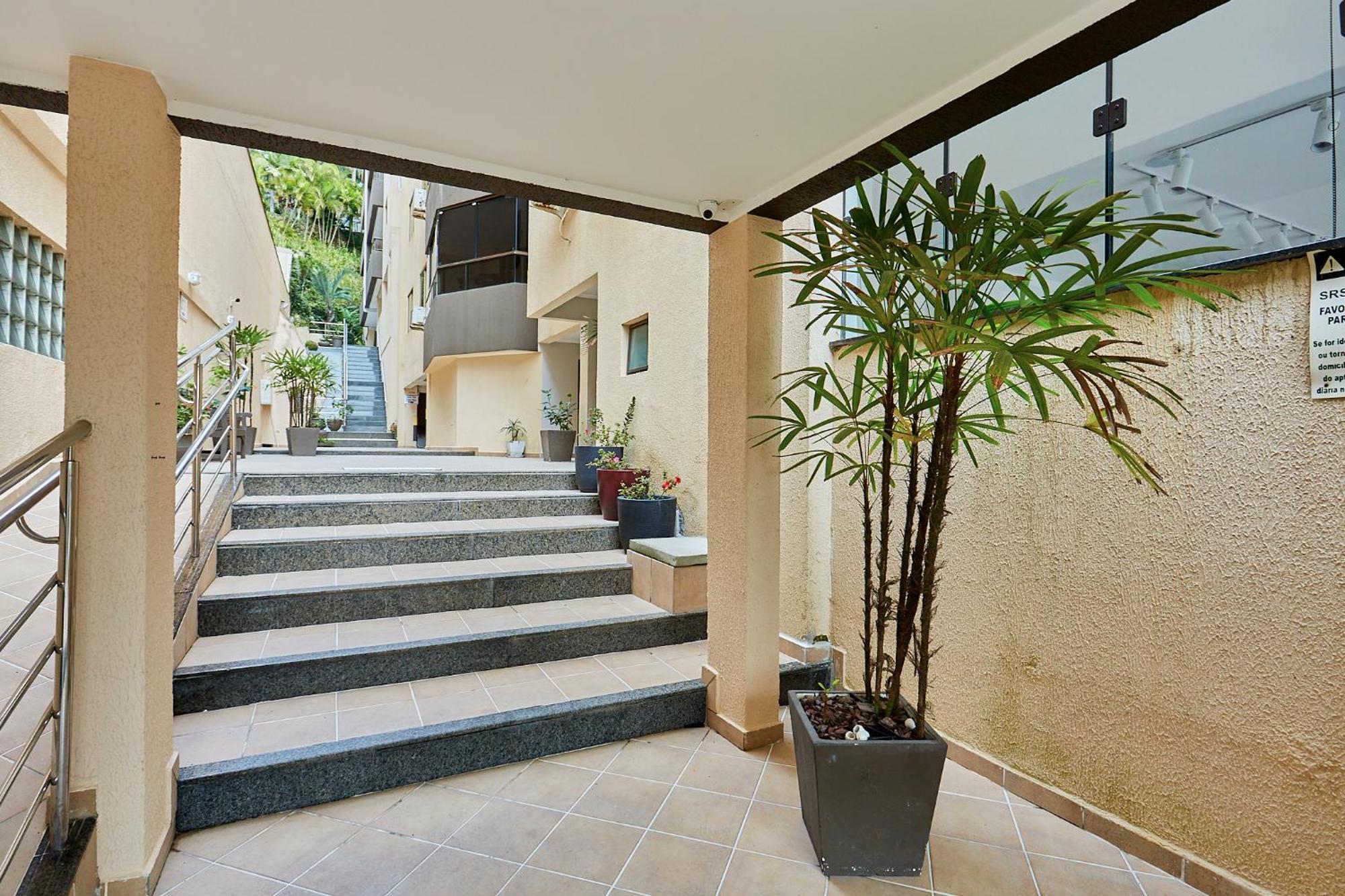 187 Apartamento 50M Da Praia. Bela Vista Ao Mar. Em Avenida Principal De Bombinhas. Exterior photo